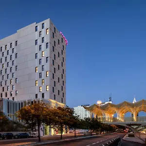 Moxy Oriente Hotell